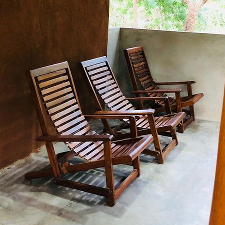 The Summer Corridor - Kataragama Bagian luar foto
