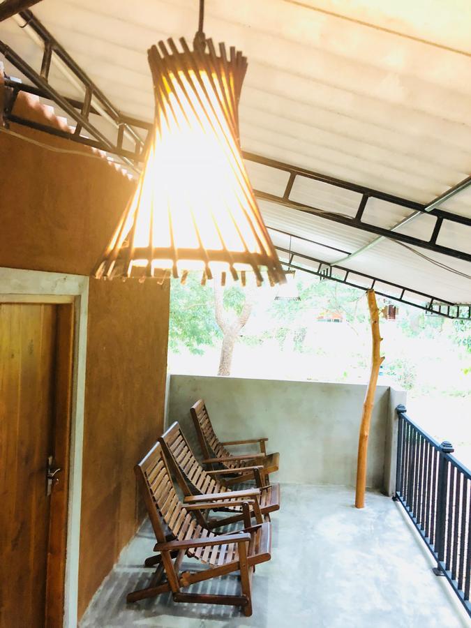The Summer Corridor - Kataragama Bagian luar foto